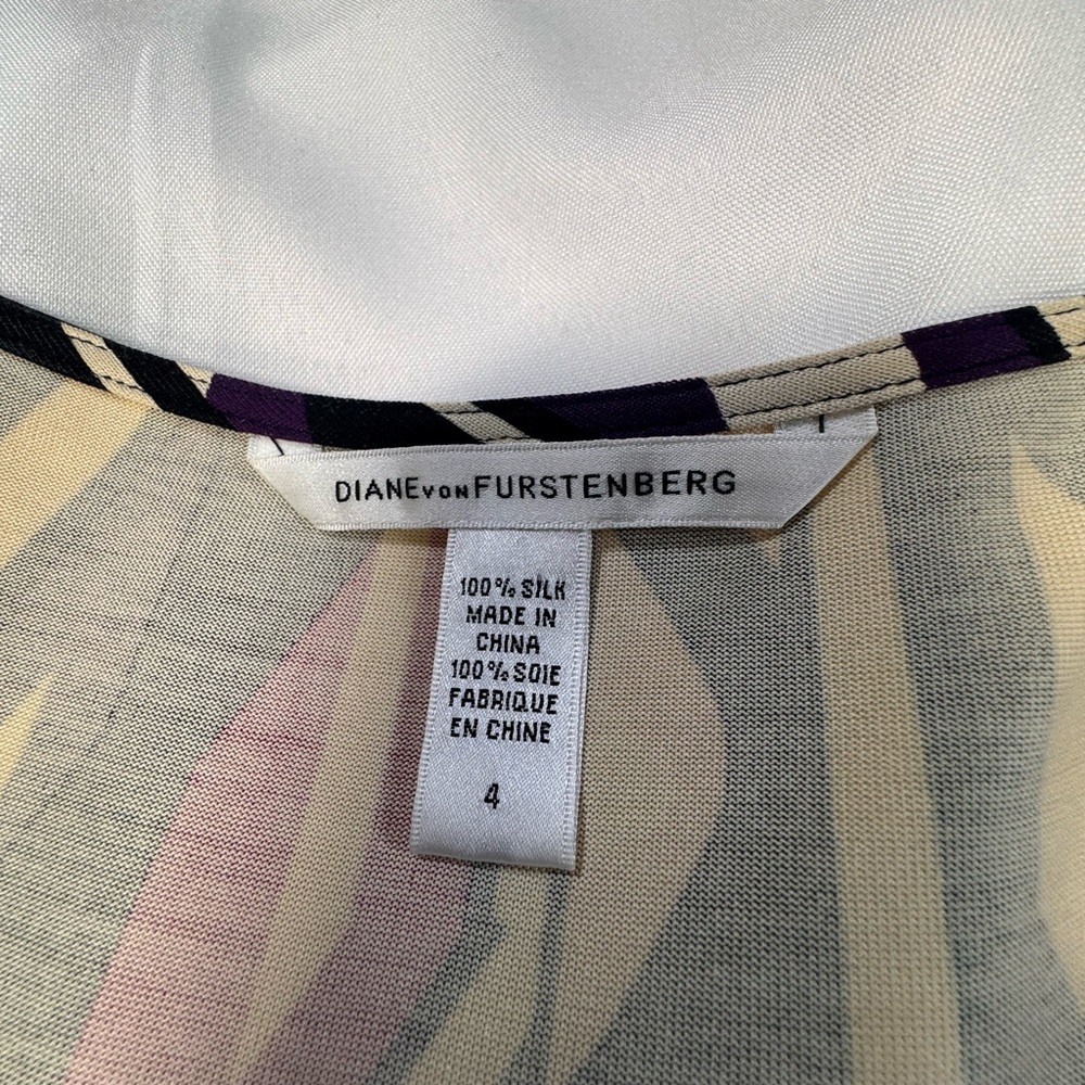 Diane von Furstenberg  100% Silk Geometric Print Dress- Size 4 - Picture 3 of 5